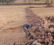 Steinkonturwälle verhindern die Desertifikation